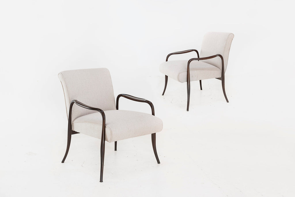 Leve Chair by Joaquim Tenreiro — side view